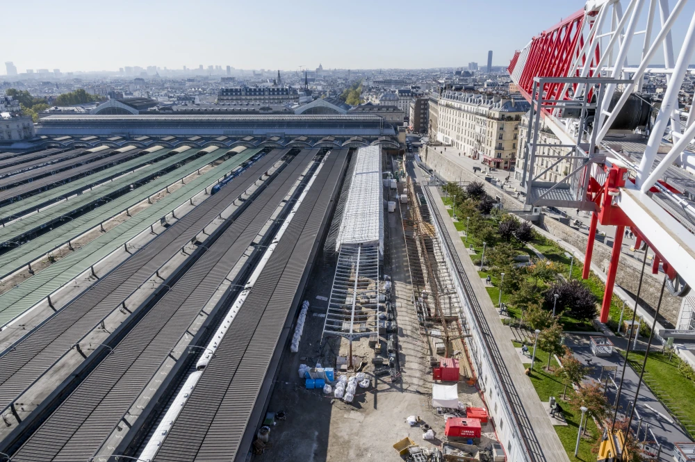 Vue aérienne des travaux sur les quais 1 et 2 en Gare de Paris Est
