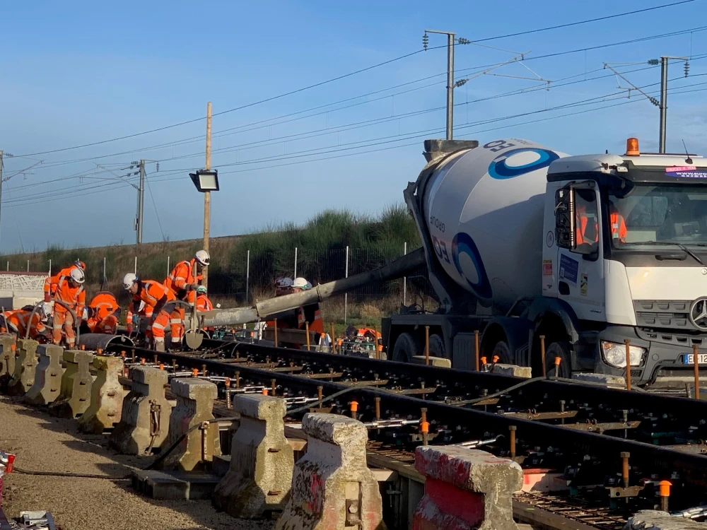 Bétonnage de la voie sur dalle